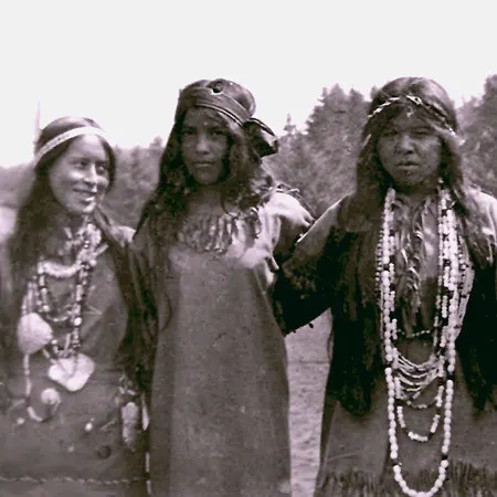 Siletz women in regalia (CTSI historical collection)